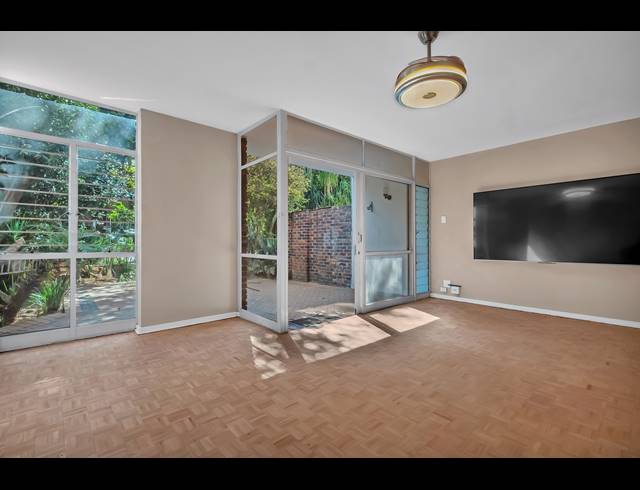 3 BEDROOM APARTMENT FOR SALE IN SANDOWN